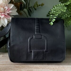 Gucci Tom Ford Rehab Elegant Black all Leather crossbody Bag